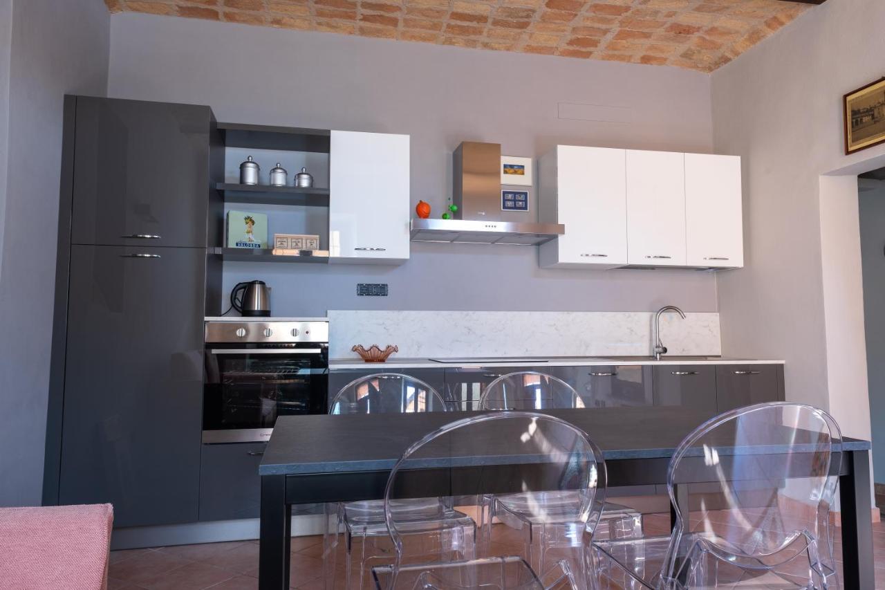 Alla Torre - Nel Cuore Del Borgo Storico Castagnole delle Lanze Exterior foto